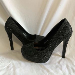 Black Glitter Pumps